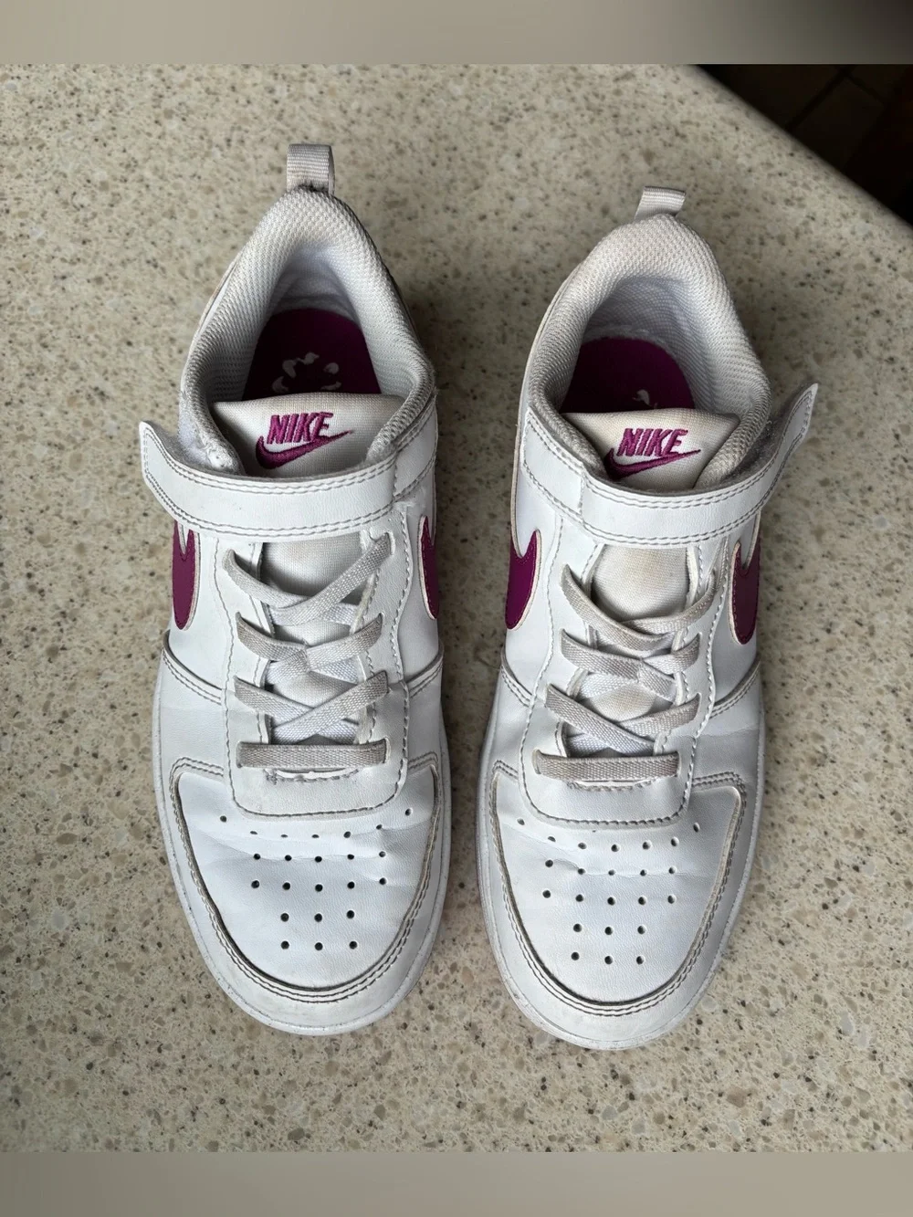 Nike Kids Shoes White & Magenta Low-Top Sneakers in Size 3 Kid Girls